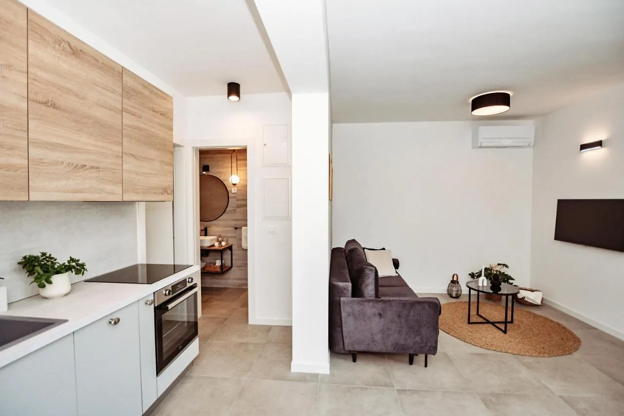 Sol Luxury Residence Near The Beach With Shared Heated Pool Božava