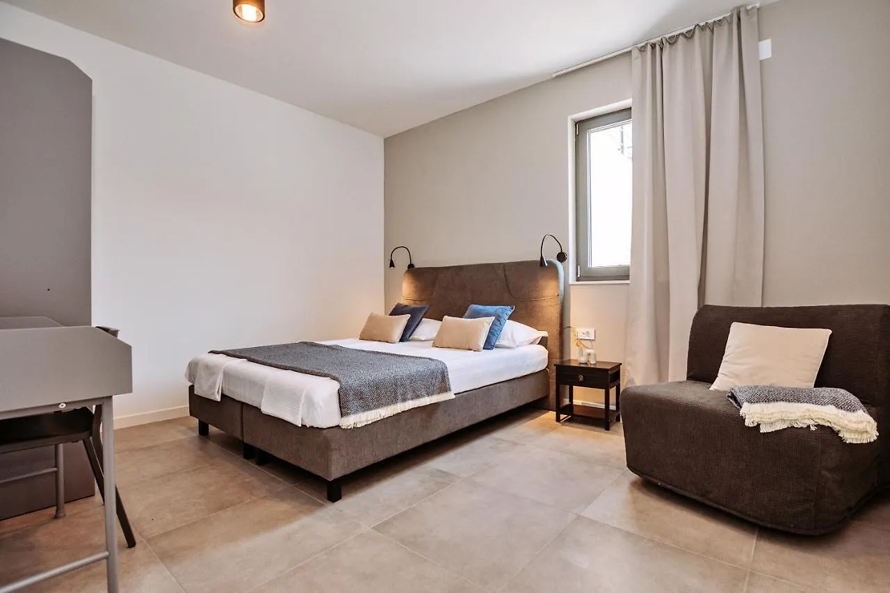 Sol Luxury Residence Near The Beach With Shared Heated Pool Božava