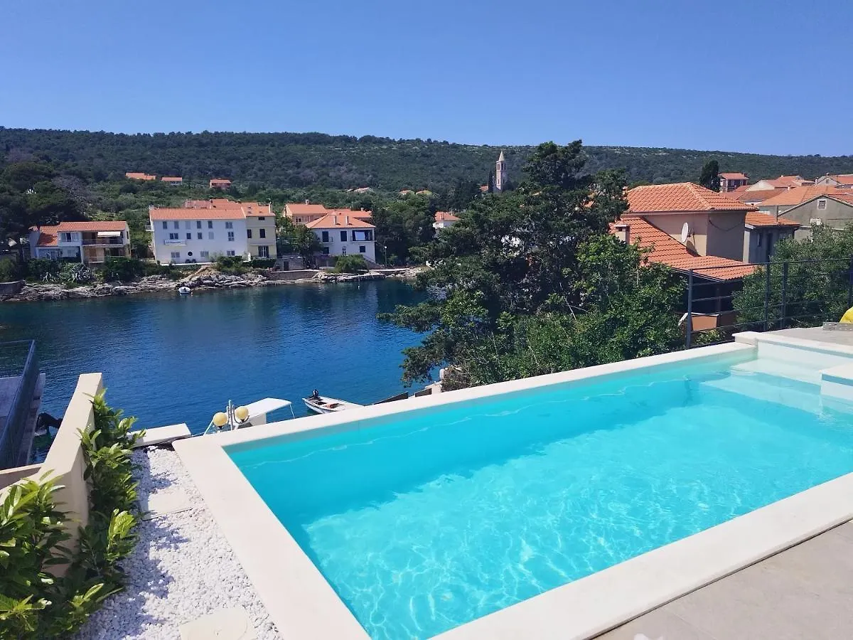 Sol Luxury Residence Near The Beach With Shared Heated Pool Božava